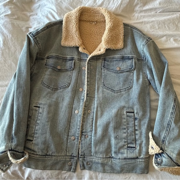 Faherty Jackets & Blazers - Faherty Women’s Denim Sherpa Jacket - Size Medium